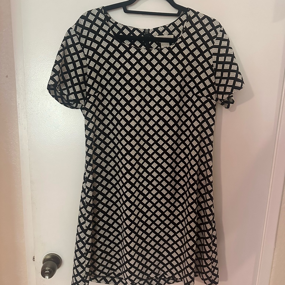Express Elegant Black and White Geometric Dress Size 11/12